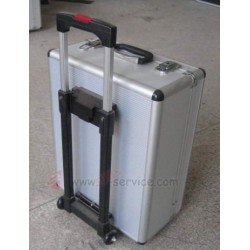 Hliníkový cestovní kufr