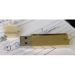 USB flash disky zlaté barvy