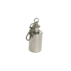Die Flasche hatte einen glänzenden Griff