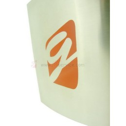 Reklamní gravírovaná kovová placatka s vzorem/potiskem na zakázku